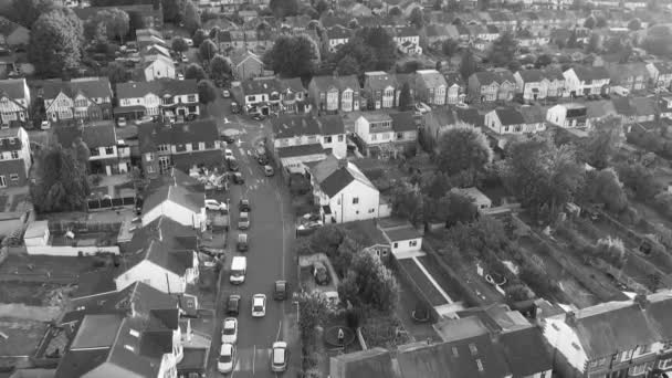 Images Aériennes Noir Blanc Maisons Résidentielles Britanniques Dessus Ville Coucher — Video