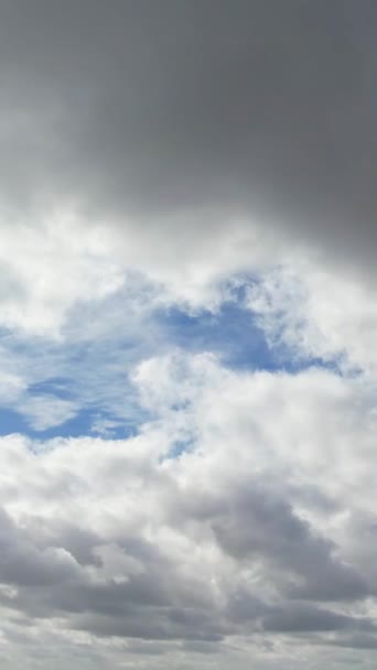 Χρόνος Lapse Πλάνα Από Όμορφα Σύννεφα Πάνω Από Την Πόλη — Αρχείο Βίντεο