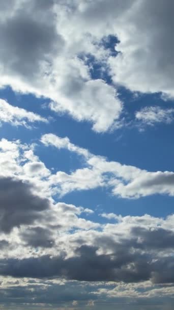 Time Lapse Filmación Hermosas Nubes Sobre Ciudad — Vídeo de stock