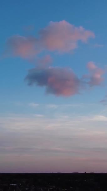 Wysoka Wysokość Widok Lotu Ptaka Brytyjskie Miasto Pogodny Słoneczny Dzień — Wideo stockowe