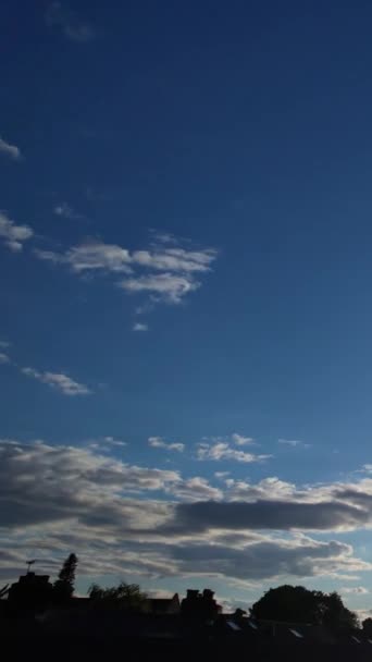 Ngiltere Hızlı Hareketli Kara Bulutlar — Stok video