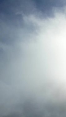 İngiliz Şehri 'nde Hızlı Hareket Eden Bulutlar, Zaman Süratli Görüntü