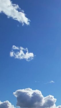 İngiliz Şehri 'nde Hızlı Hareket Eden Bulutlar, Zaman Süratli Görüntü