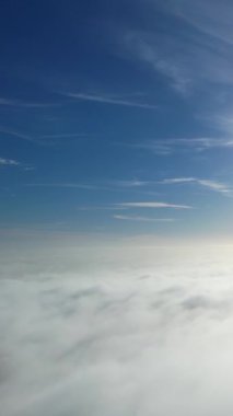 İngiliz Şehri 'nde Hızlı Hareket Eden Bulutlar, Zaman Süratli Görüntü