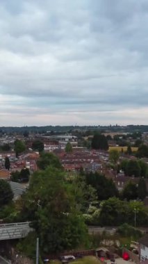 İngiltere 'den geçen raylardaki İngiliz Demiryolları. Drone Kamera Görünümü 