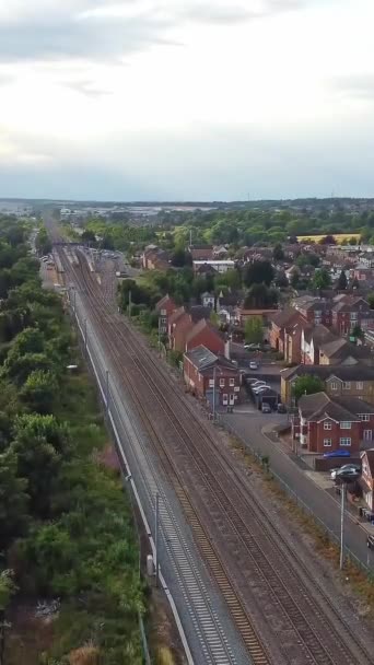 British Rail Sporen Die Door Engeland Passeren Drone Cameraweergave — Stockvideo