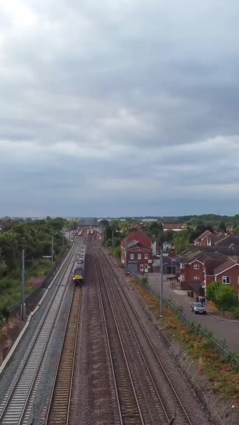 Британська Залізниця Проходить Англії Камера Дронів — стокове відео