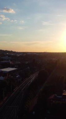 Günbatımında Merkez Luton Şehir ve Binalarının Yüksek Açılı Görüntüleri, İngiltere 'nin Modern ve Tarihi İngiltere Görüntüsü