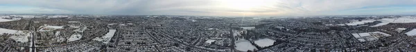 Hochwinkelaufnahme Der Verschneiten Landschaft Und Stadtlandschaft Luftaufnahme Von Luton City — Stockfoto