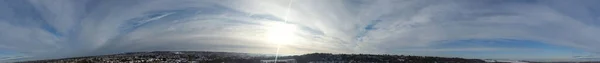 Высокоугольный Вид Заснеженный Ландшафт Горы Воздушный След Английского Города Лютон — стоковое фото