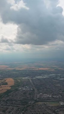 Günbatımında Merkez Luton Şehir ve Binalarının Yüksek Açılı Görüntüleri, İngiltere 'nin Modern ve Tarihi İngiltere Görüntüsü