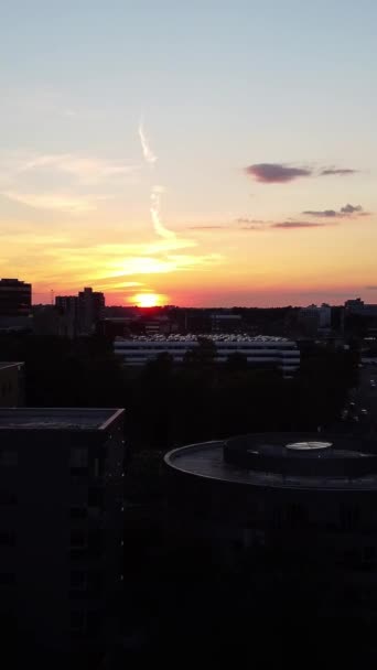 Günbatımında Merkez Luton Şehir Binalarının Yüksek Açılı Görüntüleri Ngiltere Nin — Stok video