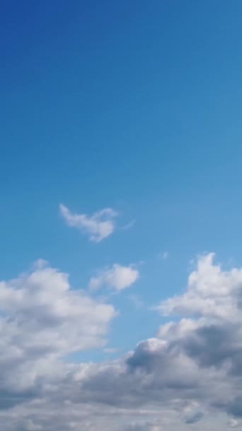 Высокий Ангельский Вид Облака Над Городом — стоковое видео