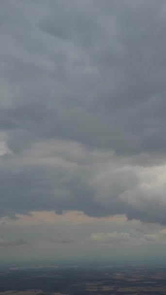 Високий Кут Зору Красивих Хмар Над Містом — стокове відео