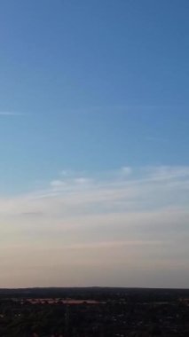 Bulutların ve Gökyüzü Görüntülerinin Üzerinde. Drone 'un Kamerasıyla Hava Görüntüsü Yakalandı