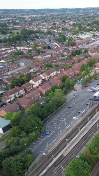Luftaufnahmen Der Britischen Stadt Vertikal Und Portrait Stil Der Drohnen — Stockvideo