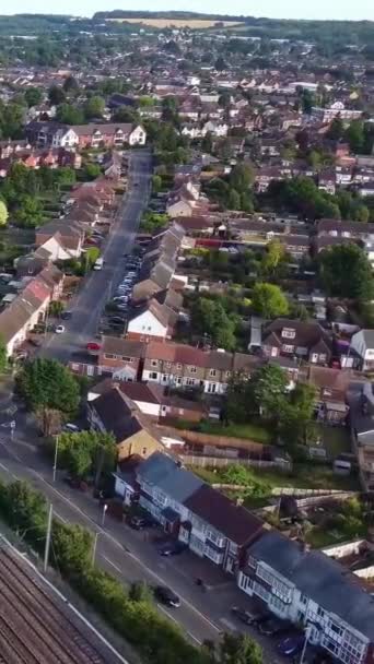 Flygbilder Från British City Vertikal Och Porträttstil Drönarens Kamerafilm — Stockvideo