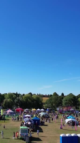 Summer Fun Fair Luton City England Lots People Enjoying Rides — Vídeo de stock