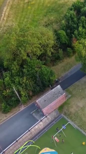 Drones Film Luton City England Vertikal Stil Och Porträttstil — Stockvideo
