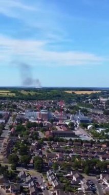 Drone 'un Luton City of England' daki Dikey ve Portre Tarzı