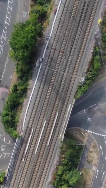 Aerial Footage Train Tracks Passing Luton Town England Vertical Portrait — Vídeo de stock