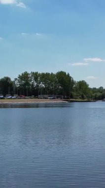 İngiltere 'deki En İyi Göl Görünümü, Dikey ve Portre Biçimli Video Klibi