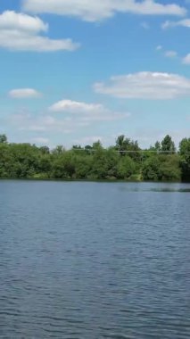 İngiltere 'deki En İyi Göl Görünümü, Dikey ve Portre Biçimli Video Klibi