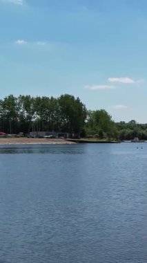 İngiltere 'deki En İyi Göl Görünümü, Dikey ve Portre Biçimli Video Klibi