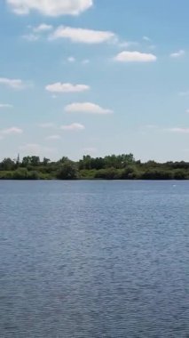 İngiltere 'deki En İyi Göl Görünümü, Dikey ve Portre Biçimli Video Klibi