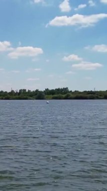 İngiltere 'deki En İyi Göl Görünümü, Dikey ve Portre Biçimli Video Klibi