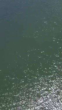 İngiltere 'deki En İyi Göl Görünümü, Dikey ve Portre Biçimli Video Klibi