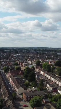 Drone 'un Luton City of England' daki Dikey ve Portre Tarzı