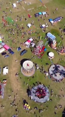 Drone 'un Luton City of England' daki Dikey ve Portre Tarzı