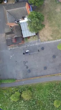 Drone 'un Luton City of England' daki Dikey ve Portre Tarzı