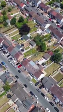 Drone 'un Luton City of England' daki Dikey ve Portre Tarzı