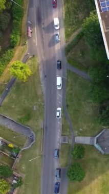 Drone 'un Luton City of England' daki Dikey ve Portre Tarzı