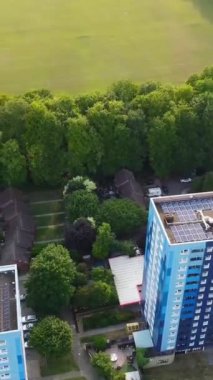 Drone 'un Luton City of England' daki Dikey ve Portre Tarzı