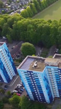 Drone 'un Luton City of England' daki Dikey ve Portre Tarzı