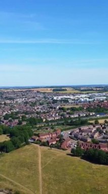 Drone 'un Luton City of England' daki Dikey ve Portre Tarzı