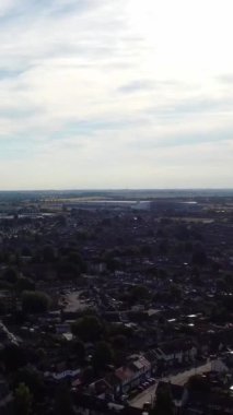 Drone 'un Luton City of England' daki Dikey ve Portre Tarzı