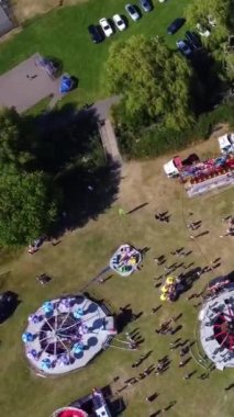 Drone 'un Luton City of England' daki Dikey ve Portre Tarzı