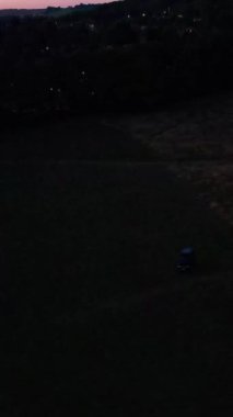 Açık ve Soğuk Gece 'de Şehrin Hava Görüntüsü