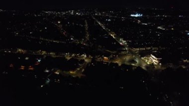 Açık ve Soğuk Gece 'de Şehrin Hava Görüntüsü