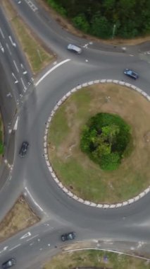 İngiltere 'de İngiliz Karayolları ve Trafik Yüksek Açı Hava Görüntüsü