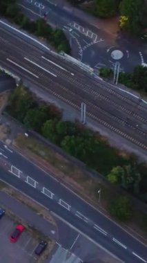 İngiltere 'de İngiliz Karayolları ve Trafik Yüksek Açı Hava Görüntüsü