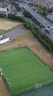 İngiltere 'de İngiliz Karayolları ve Trafik Yüksek Açı Hava Görüntüsü