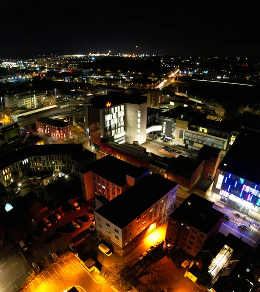 中部ルトン市の空中夜景 — ストック写真