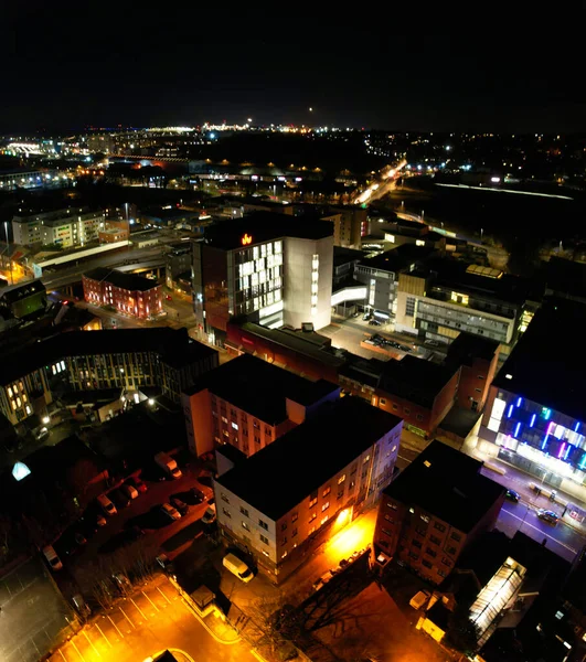 中部ルトン市の空中夜景 — ストック写真