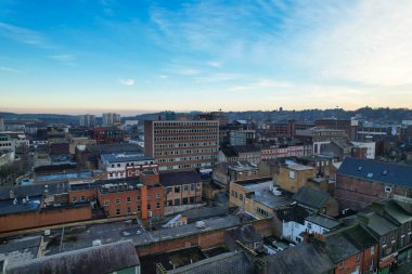GREAT BRITAIN, LUTON - 22ND JANUARY, 2023: Şehir Merkezi Yüksek Açı Görünümü, İngiltere 'nin Modern ve Tarihi Görünümü 