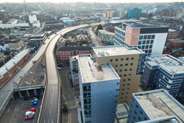 GREAT BRITAIN, LUTON - 22ND JANUARY, 2023: Şehir Merkezi Yüksek Açı Görünümü, İngiltere 'nin Modern ve Tarihi Görünümü 